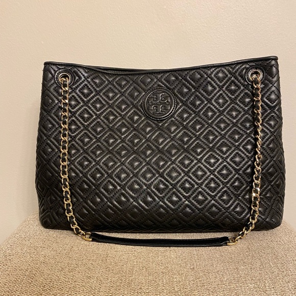 Tory Burch Handbags - 💯Tory Burch Marion Chain Slouchy Tote